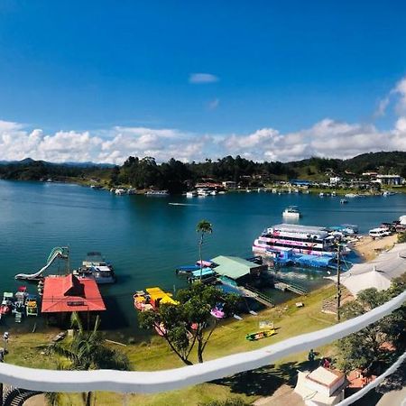 Aptos Vista Al Embalse, Frente Al Lago, Restaurantes, Bares Guatapé 외부 사진