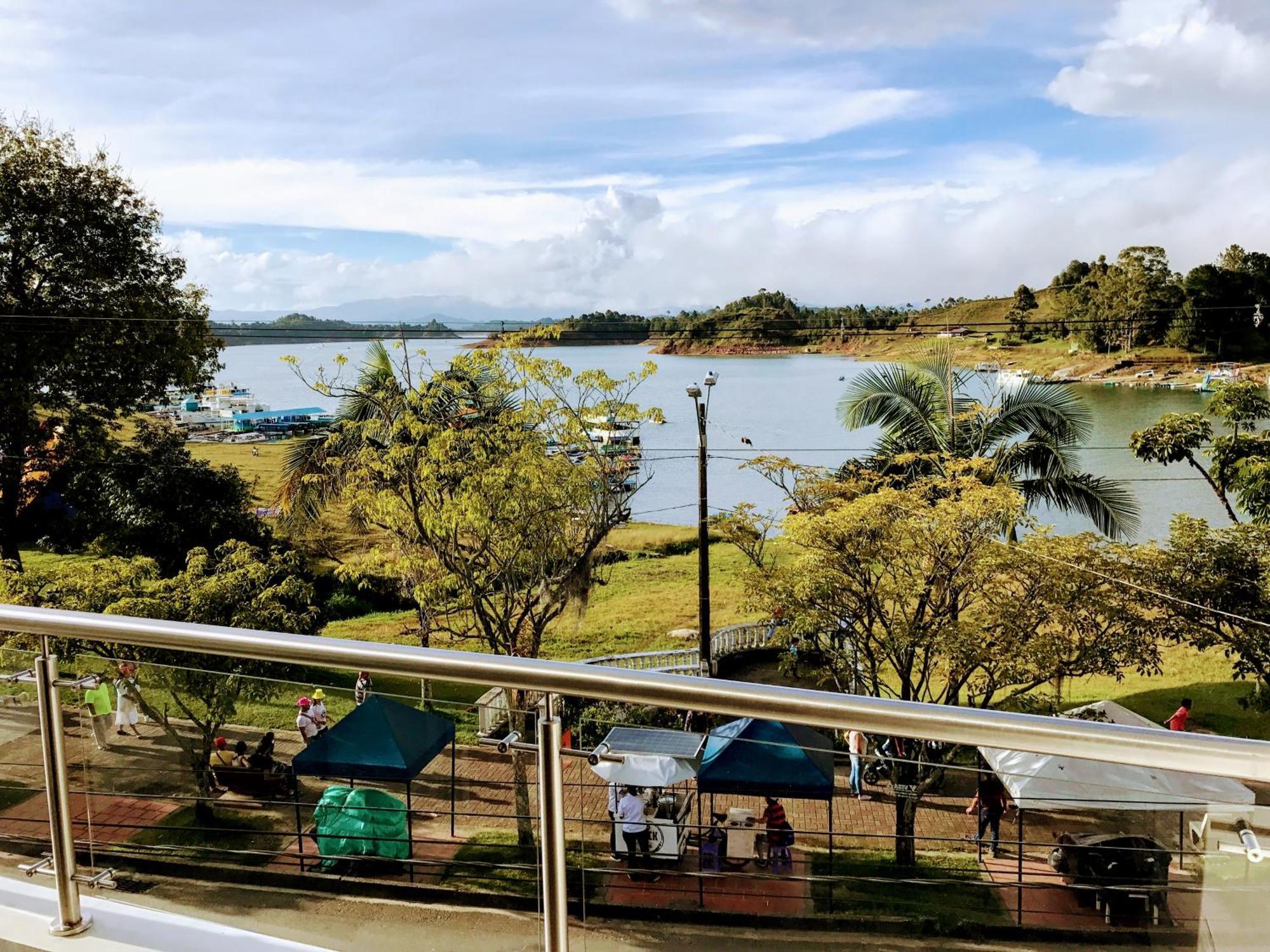 Aptos Vista Al Embalse, Frente Al Lago, Restaurantes, Bares Guatapé 객실 사진