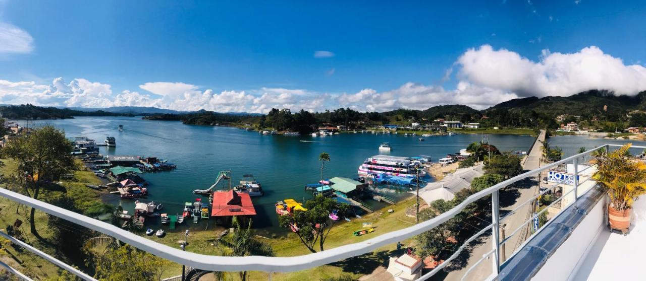 Aptos Vista Al Embalse, Frente Al Lago, Restaurantes, Bares Guatapé 외부 사진